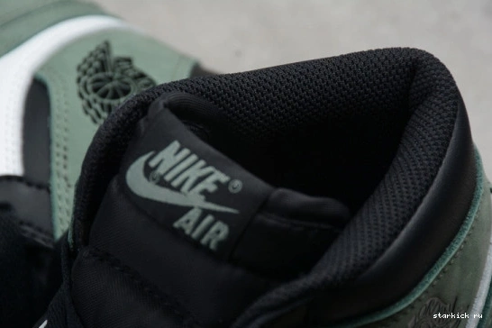 AIR 555088-135 “CLAY JORDAN OG 555088-135 HIGH RETRO GREEN” 1 1204